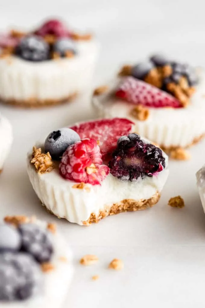 frozen-yogurt-granola-cups-1-680x1020